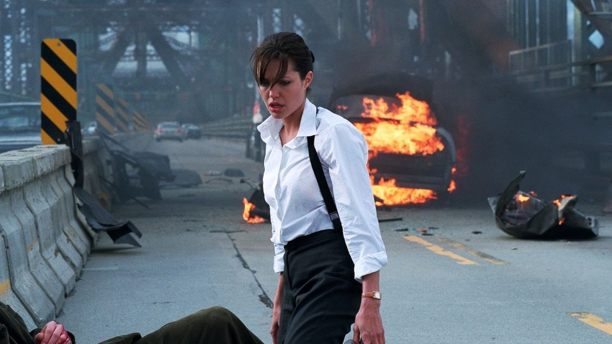 Taking Lives (2004) directed by D. J. Caruso • Reviews, film + cast